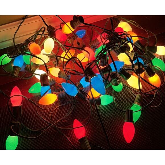 Christmas Holiday Light Strings Decor (4) VTG C9 Multicolor Bulbs + Empty Strand - Picture 2 of 10